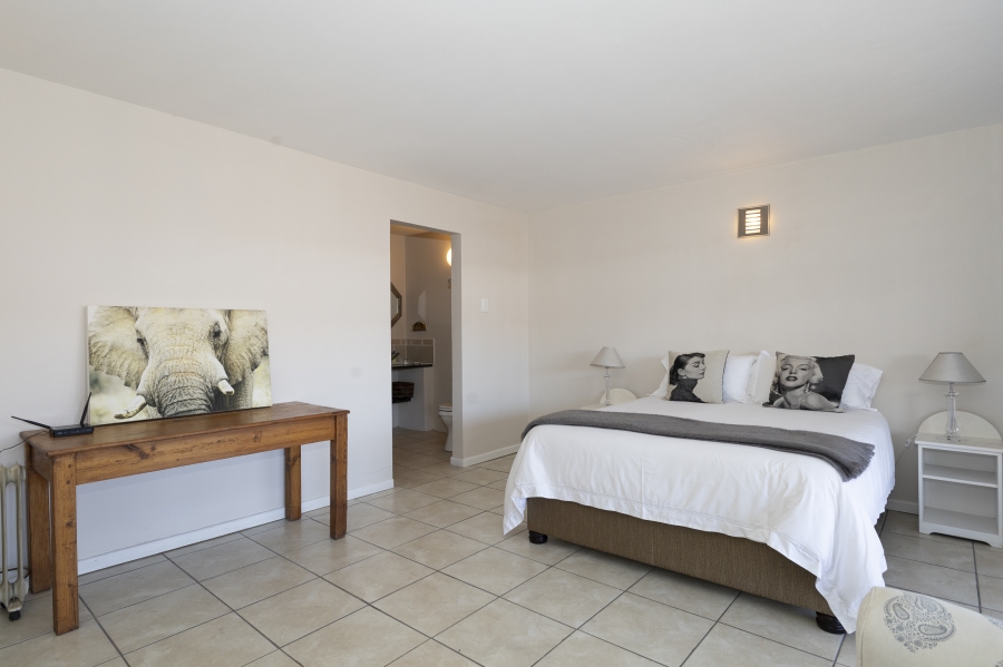 5 Bedroom Property for Sale in Kleinemonde Eastern Cape